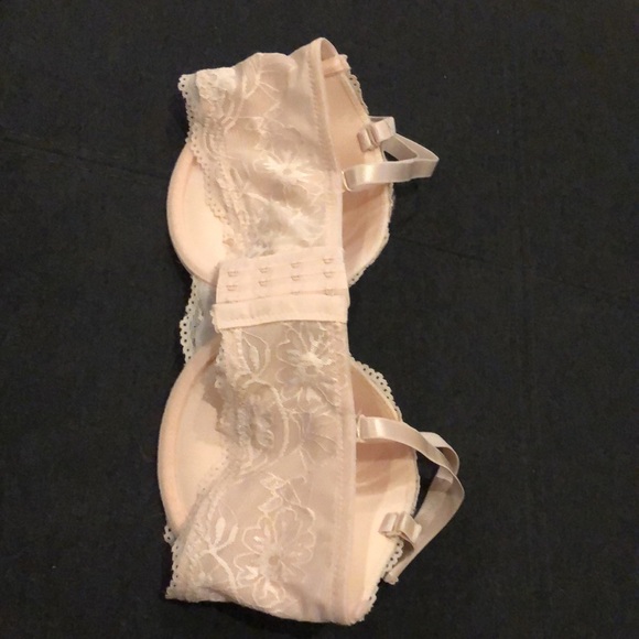 36C Bra with adjustable straps.  Push up Lace Bra with adjustable straps - Picture 4 of 9